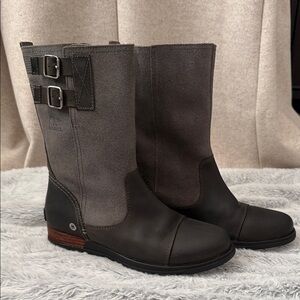 Sorel Two-Tone Gray Combat Buckle Flat Winter Boots